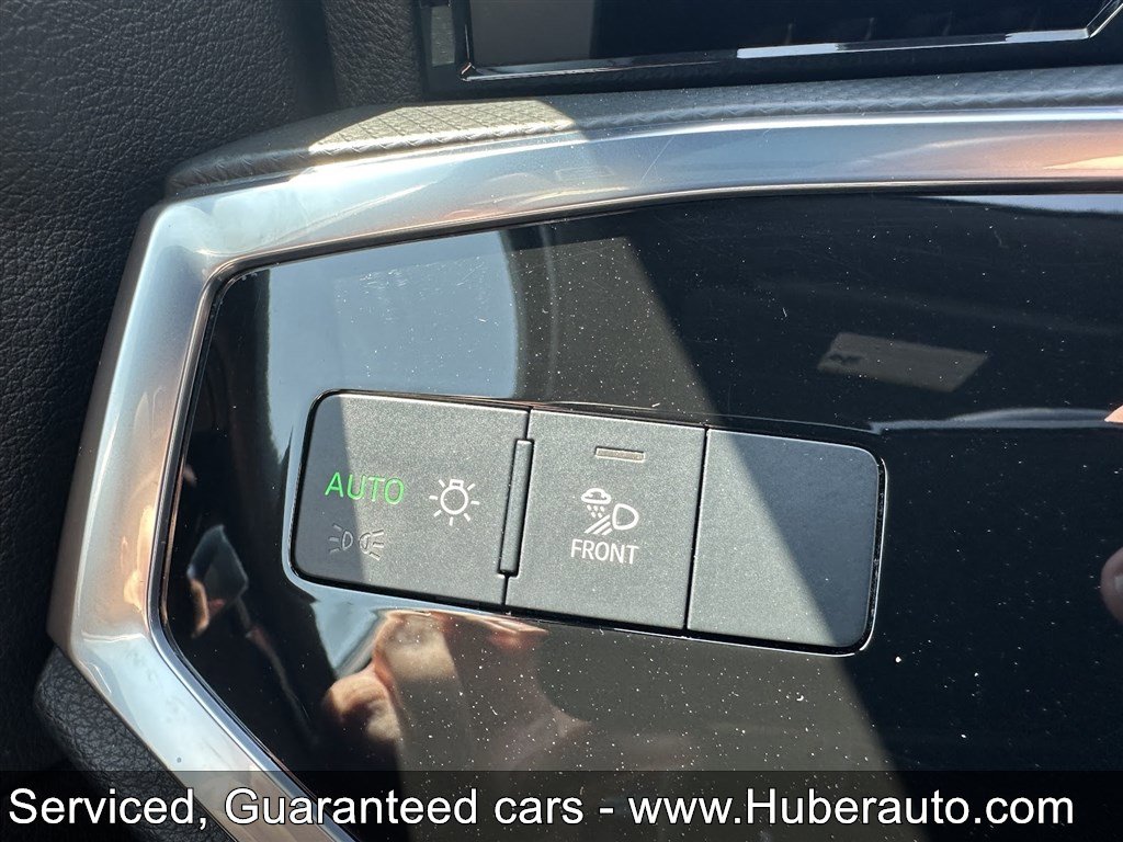 Used 2023 Audi Q3 2.0T Premium image 24