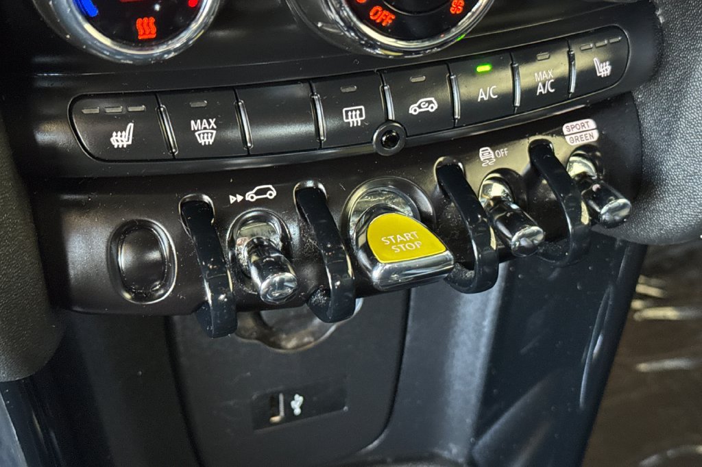Used 2023 MINI Cooper SE FWD image 20