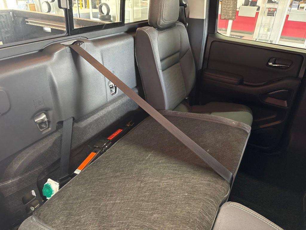 Used 2024 Nissan Frontier SV w/ Technology Package RWD image 26