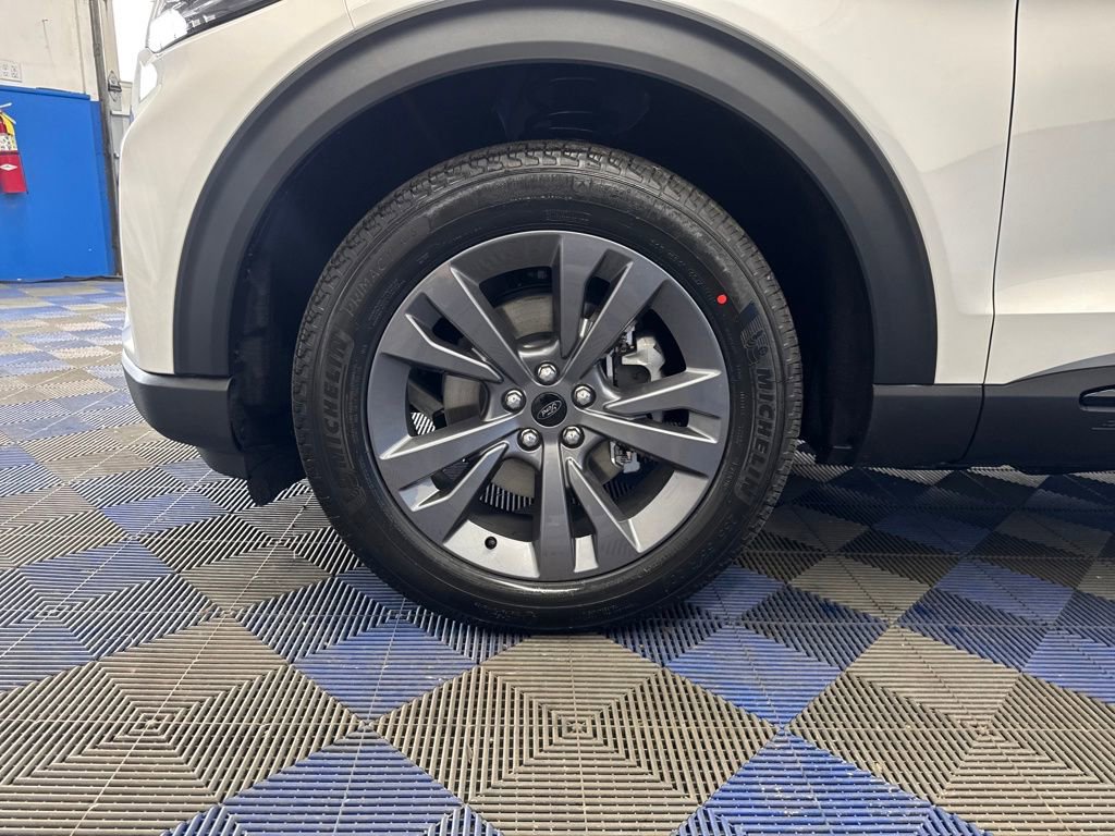 New 2026 Ford Explorer Active AWD/4WD image 27
