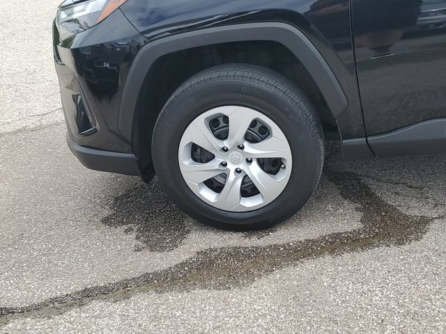 Used 2024 Toyota RAV4 LE AWD/4WD image 8