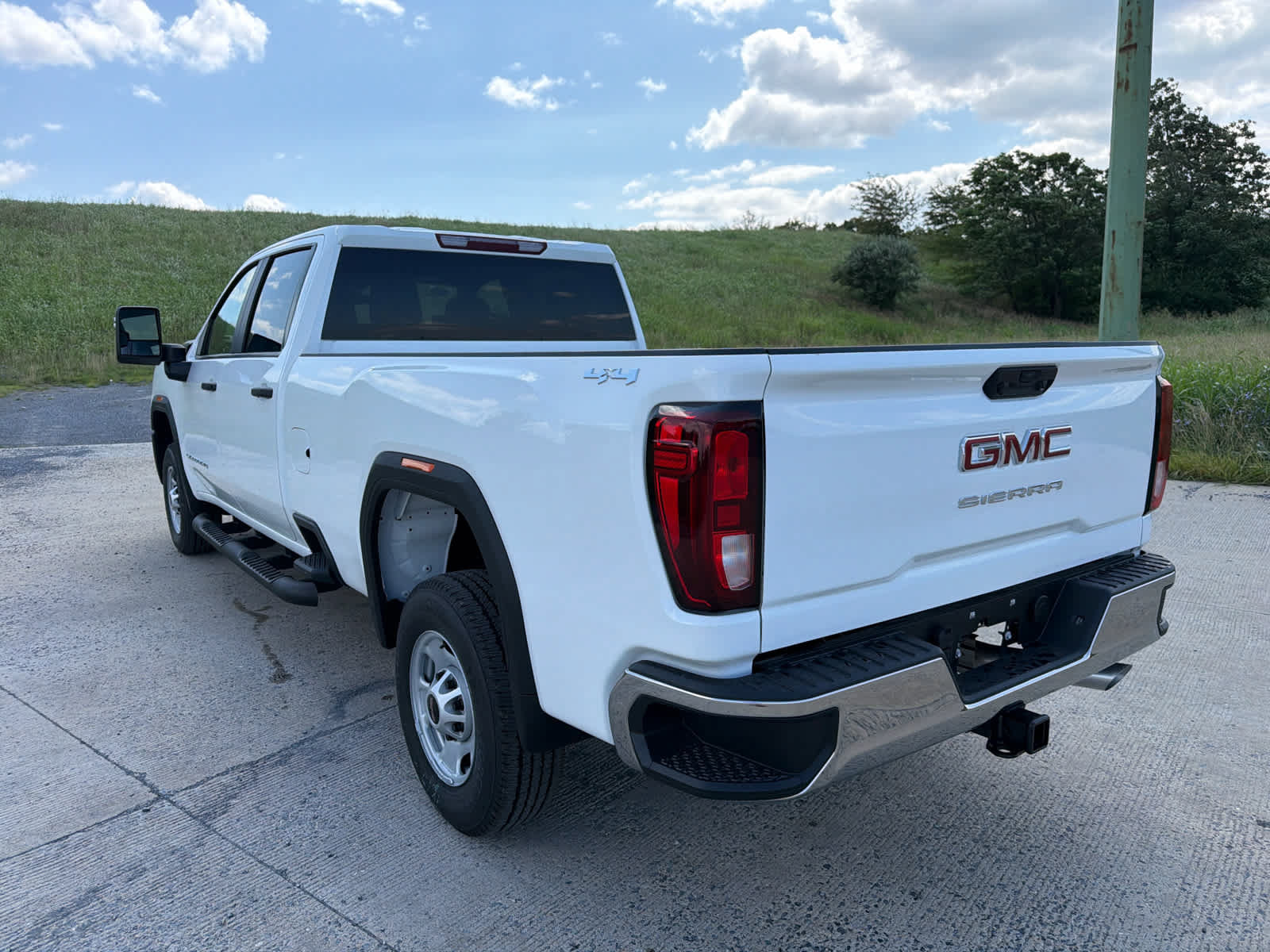 New 2026 GMC Sierra 2500 Pro w/ Convenience Package AWD/4WD image 4