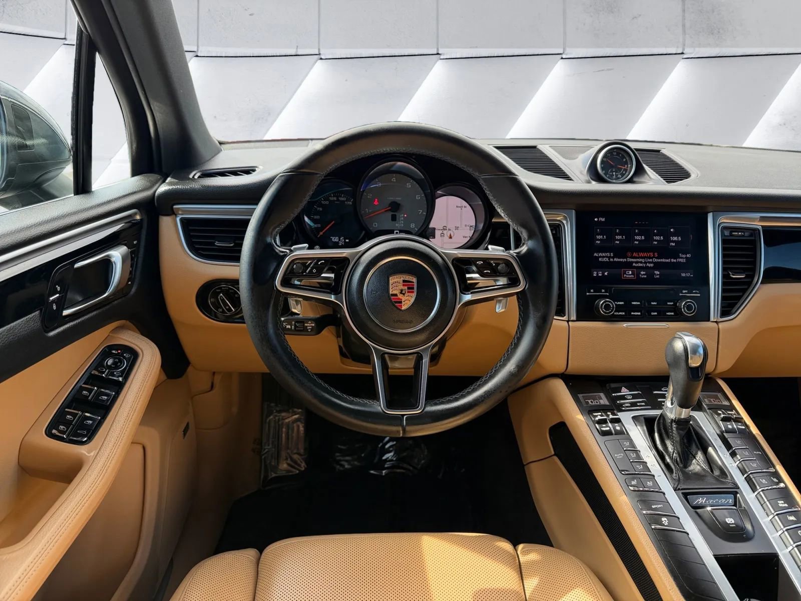 Used 2018 Porsche Macan S AWD/4WD image 12