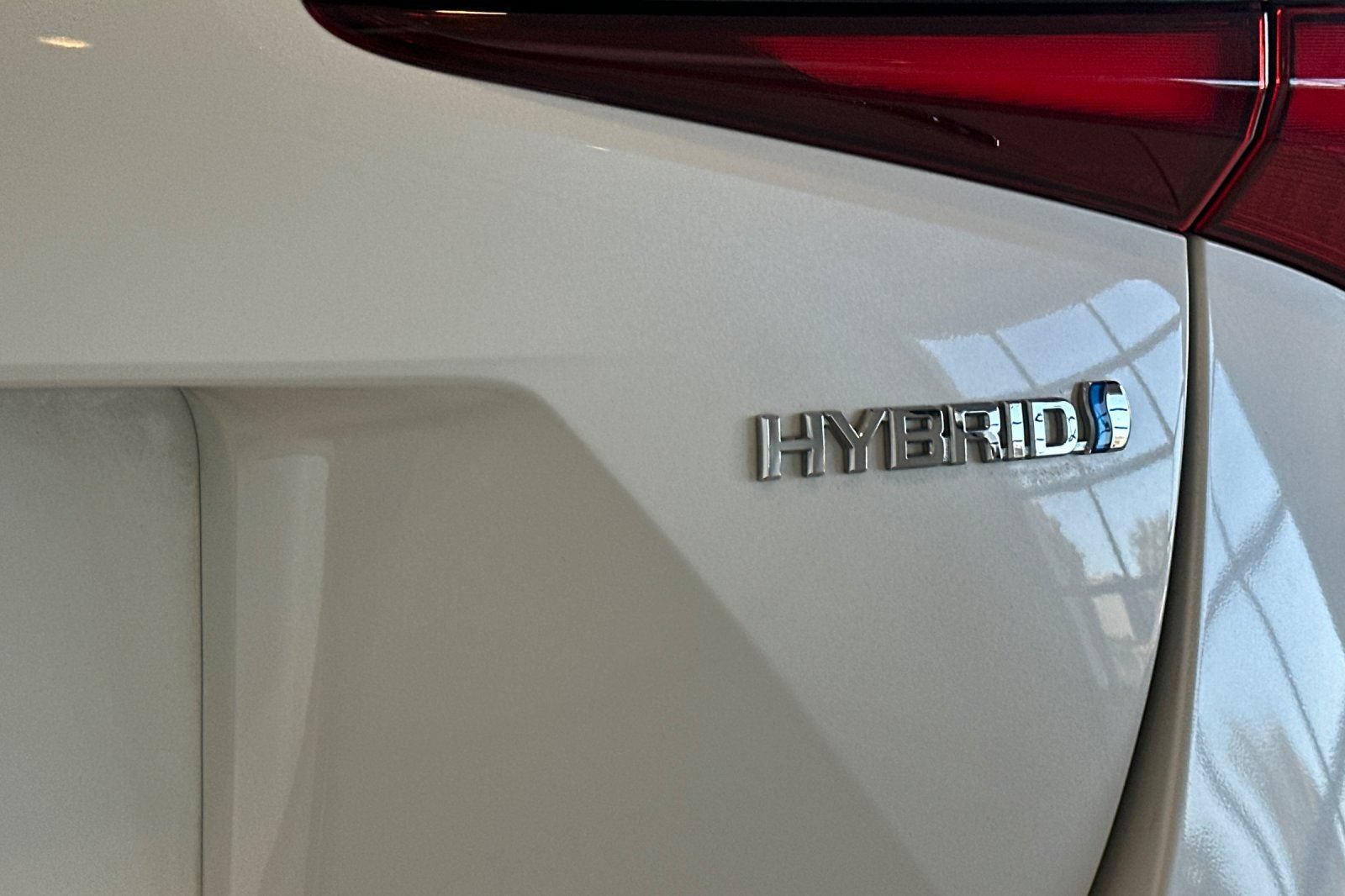 Certified 2020 Toyota Prius LE FWD image 27