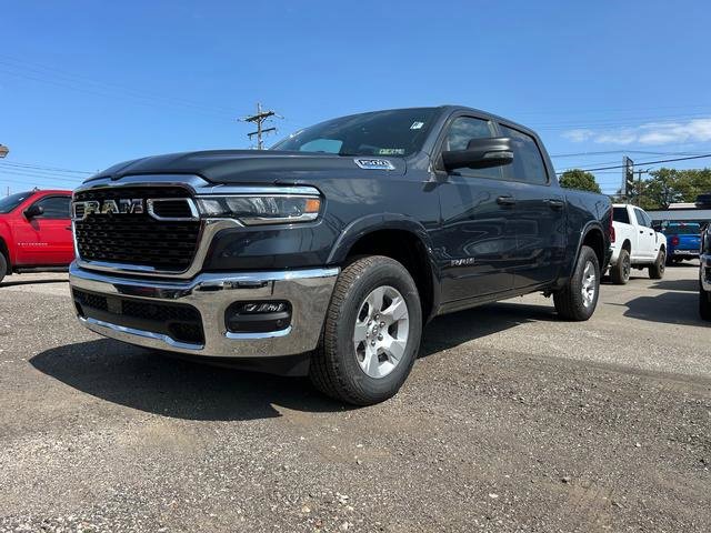 New 2025 RAM 1500 4x4 Crew Cab image 7
