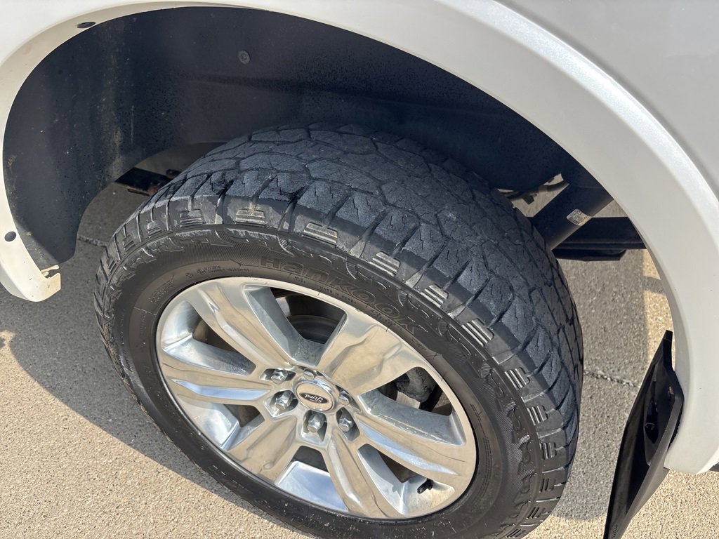 Used 2018 Ford F150 Platinum w/ Equipment Group 701A Luxury image 8