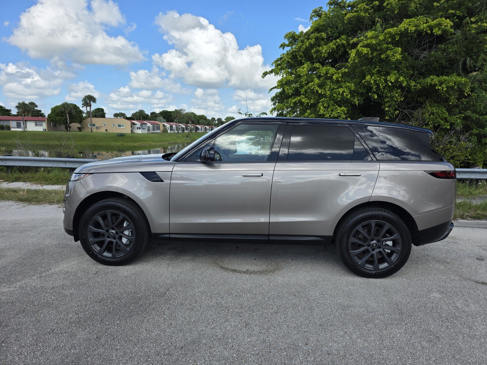 Certified 2023 Land Rover Range Rover Sport SE AWD/4WD image 7