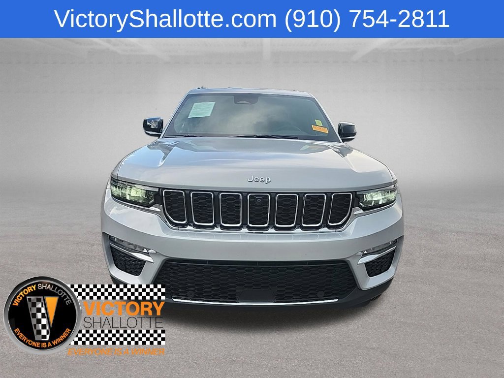 Certified 2025 Jeep Grand Cherokee Limited w/ Luxury Tech Group II AWD/4WD image 3