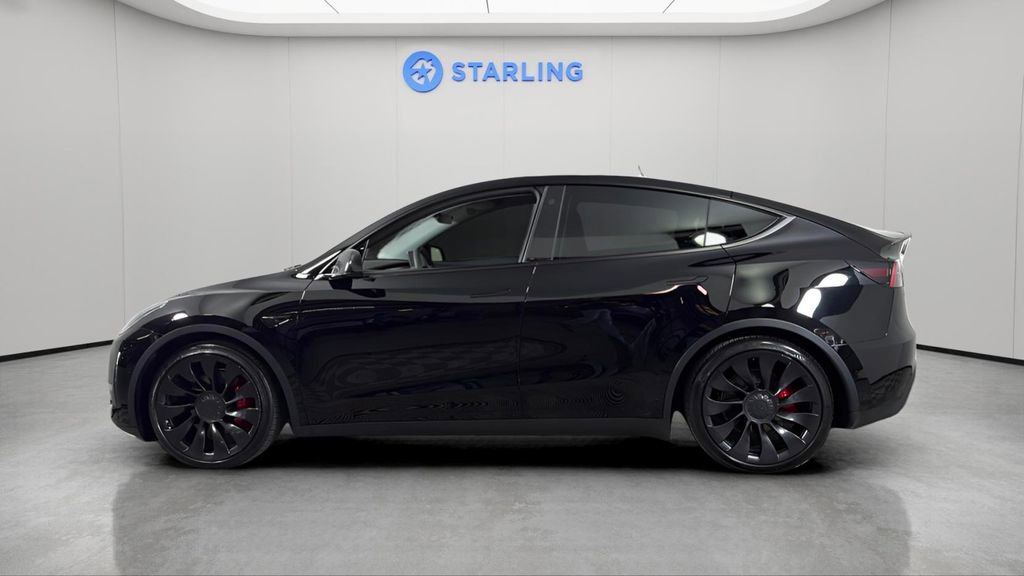Used 2022 Tesla Model Y Performance image 3