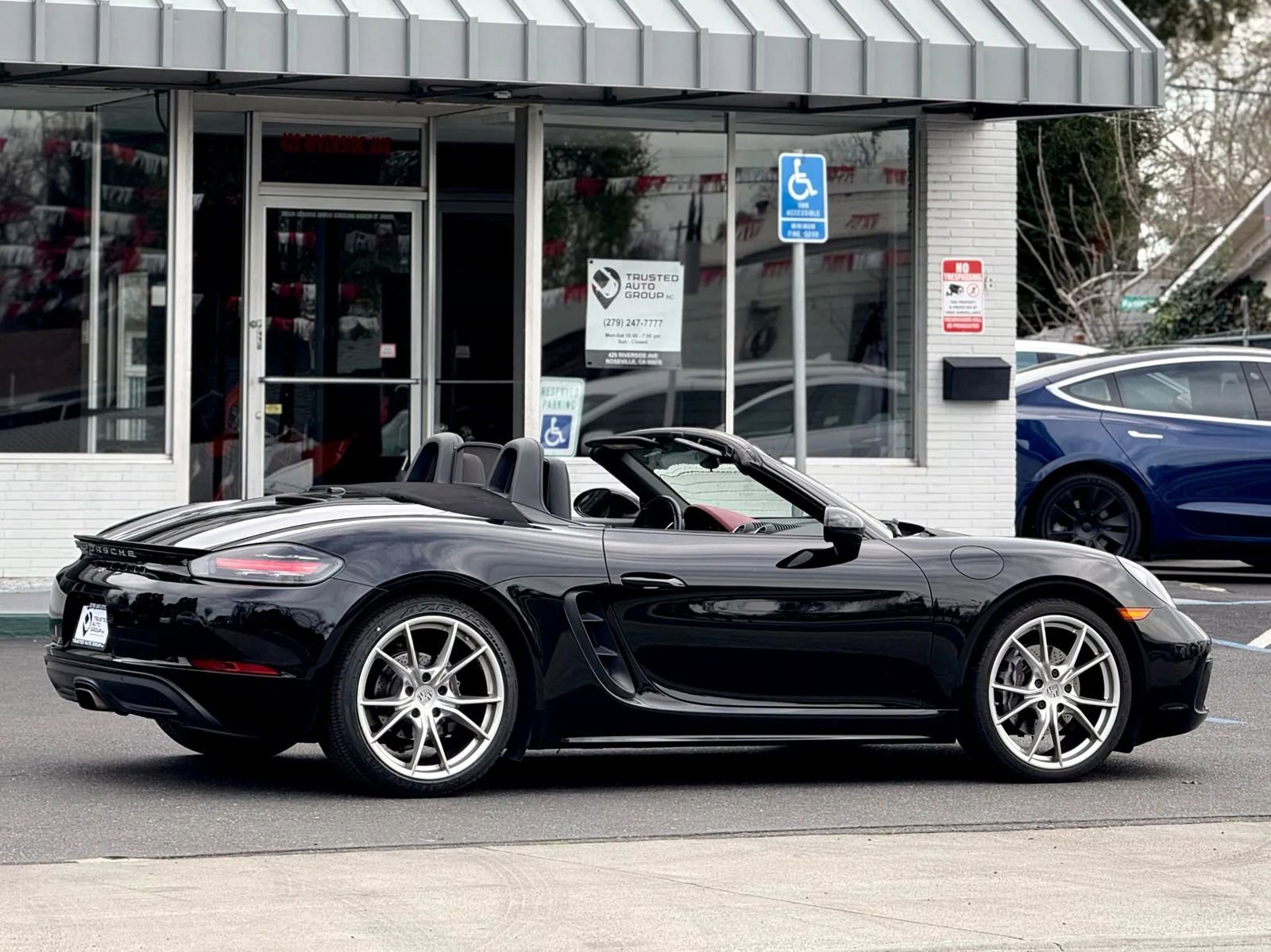 Used 2017 Porsche 718 Boxster image 12