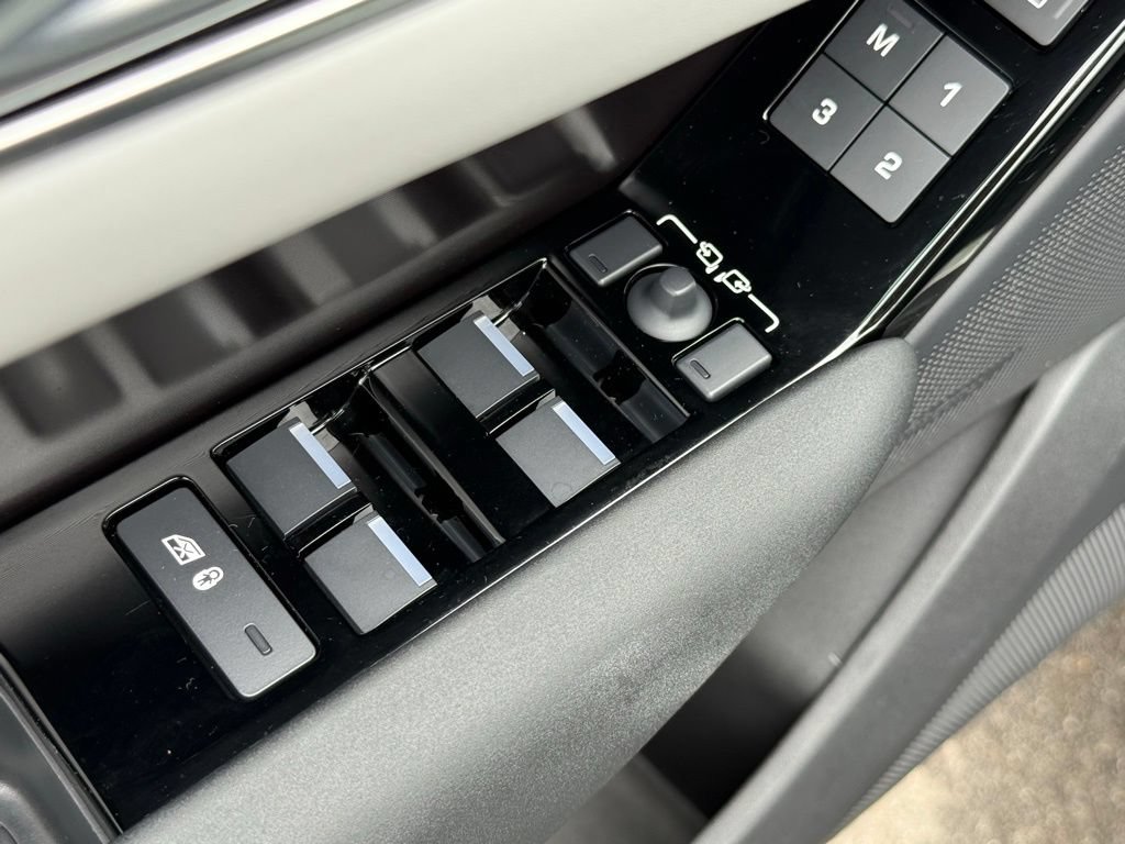 Certified 2026 Land Rover Range Rover Velar Dynamic SE AWD/4WD image 14