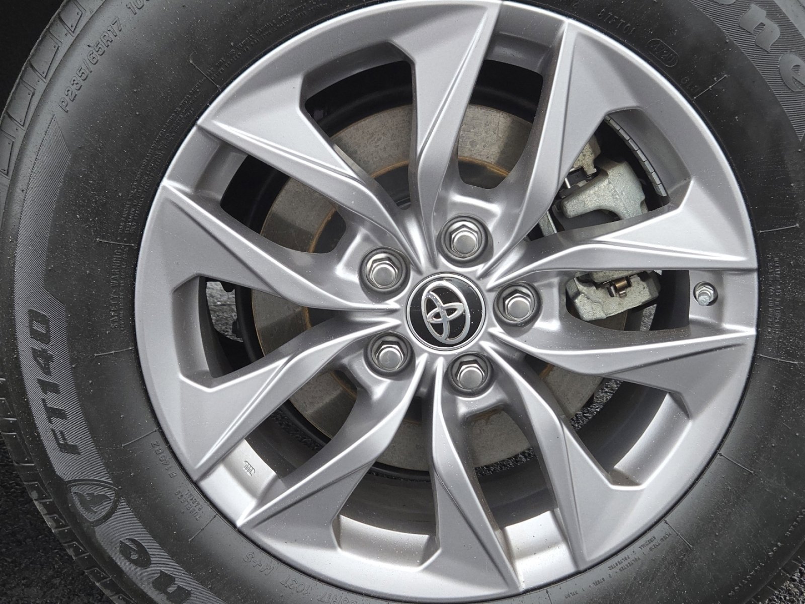 Used 2021 Toyota Sienna XLE w/ XLE Plus Package image 11