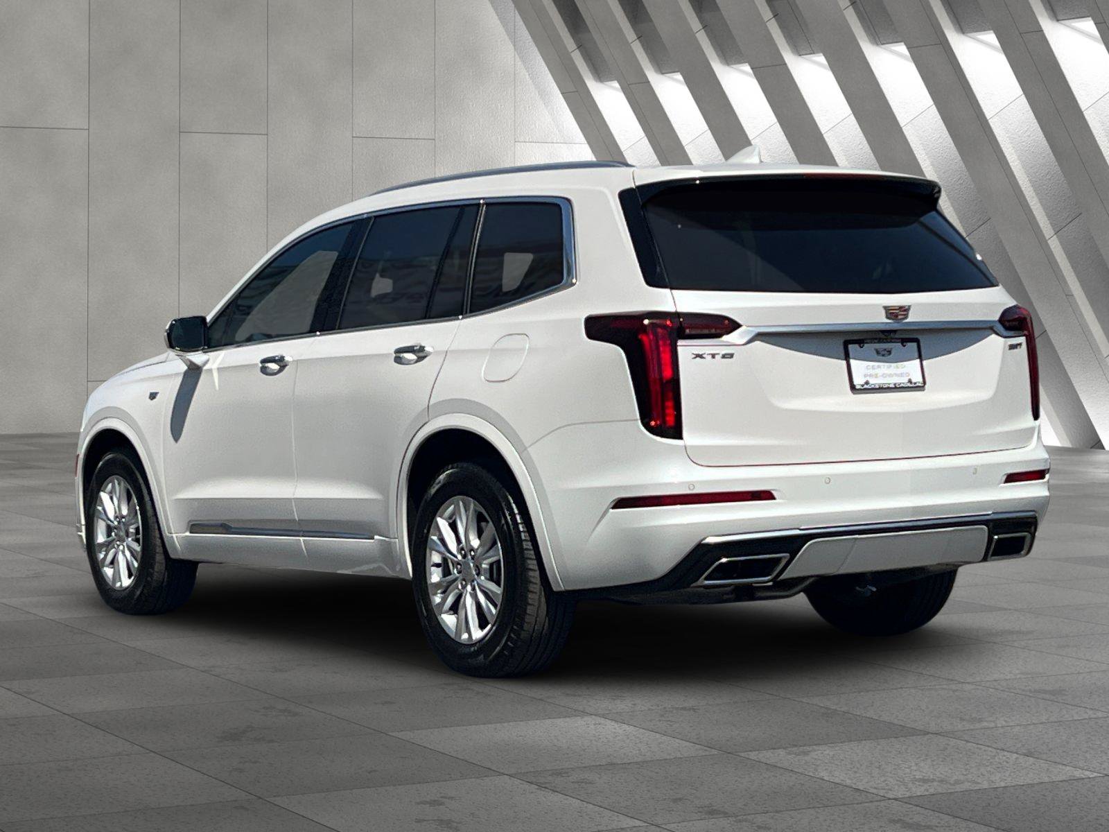 Certified 2025 Cadillac XT6 Luxury FWD image 6