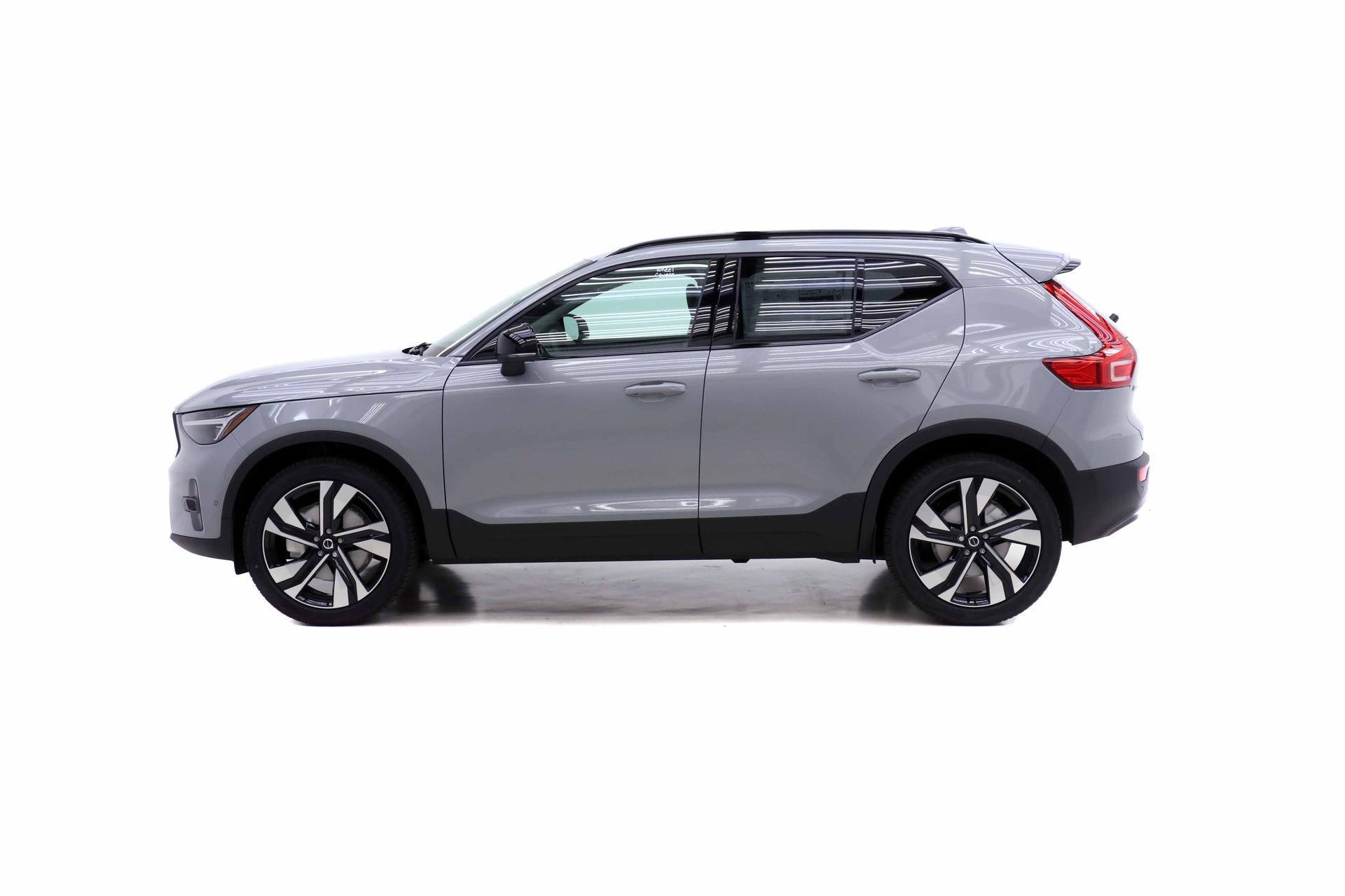 New 2026 Volvo XC40 B5 Ultra w/ Protection Package Premier AWD/4WD image 3