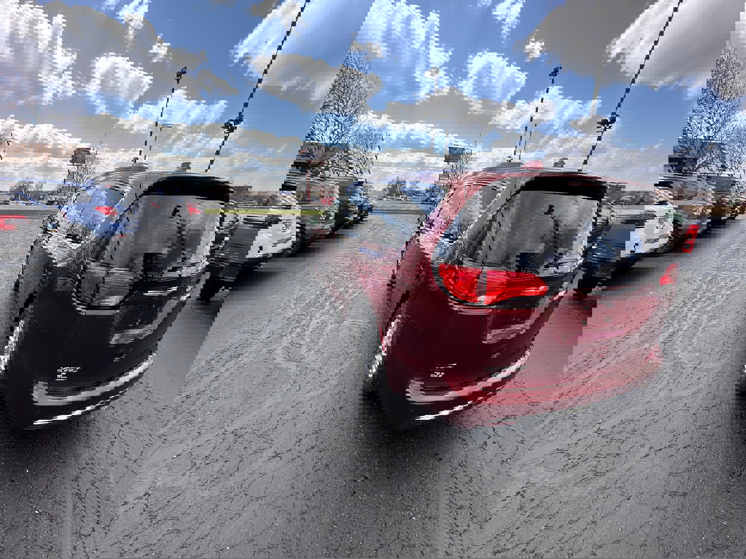 Used 2019 Chrysler Pacifica Touring Plus w/ Cold Weather Group image 6