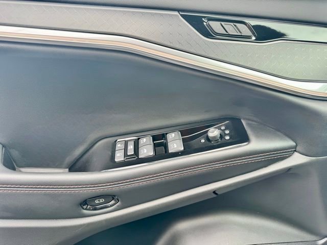 Used 2025 Jeep Wagoneer S Limited image 16