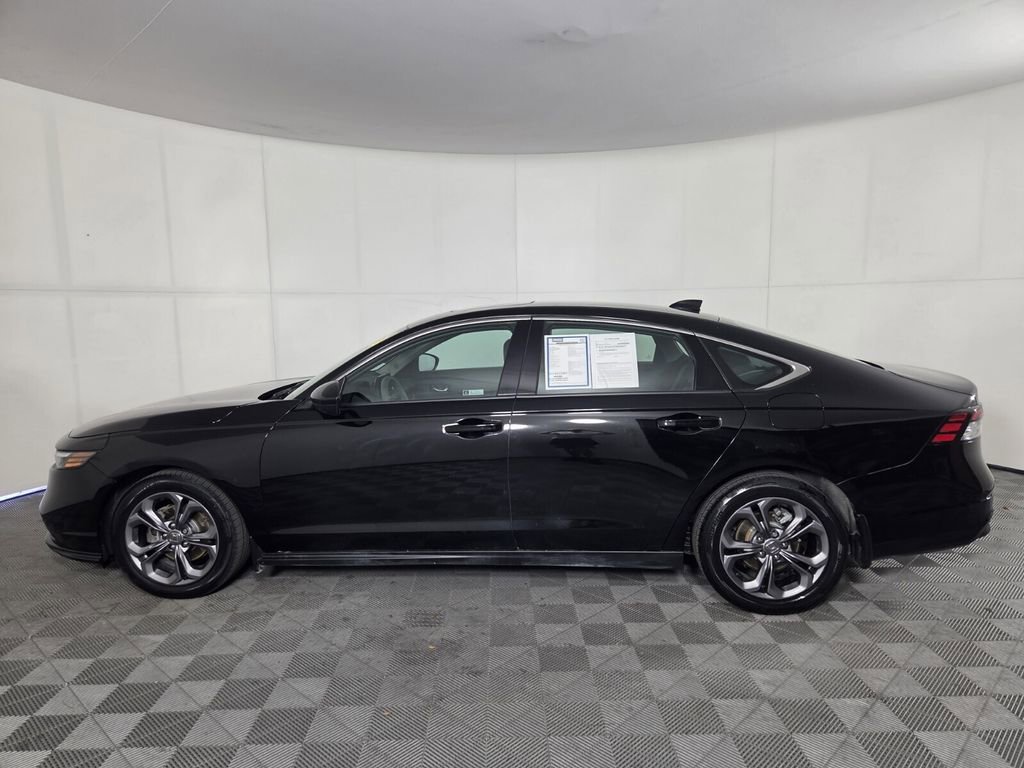 Used 2023 Honda Accord EX image 9