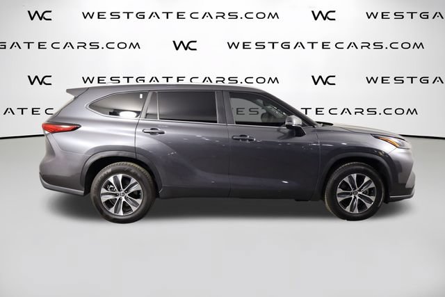 Used 2023 Toyota Highlander XLE FWD image 47