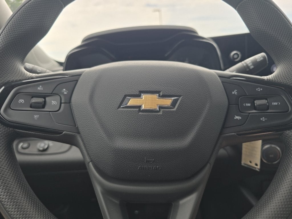 New 2026 Chevrolet Trax LS w/ LS Convenience Package FWD image 17