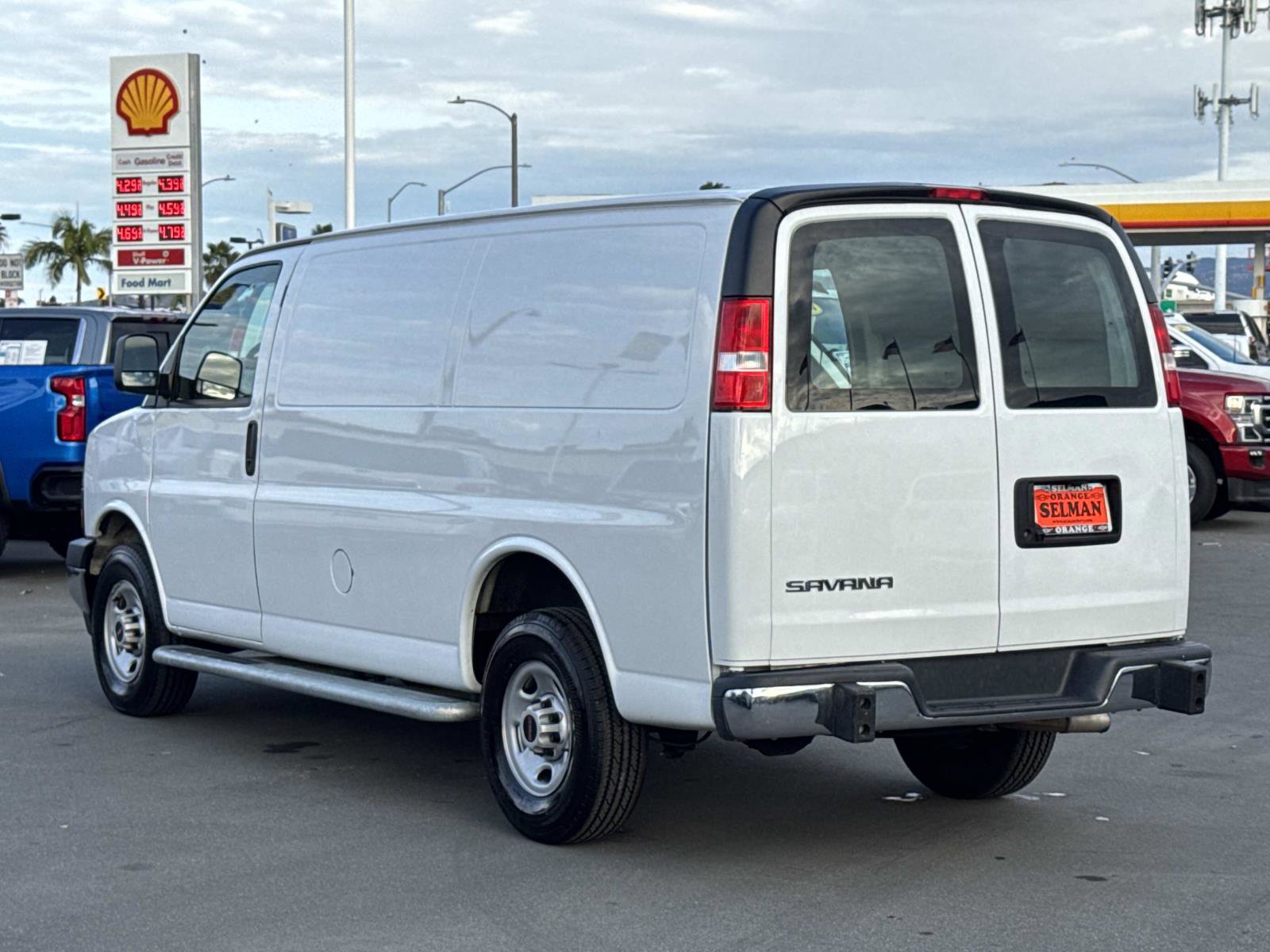 Used 2024 GMC Savana 2500 w/ Driver Convenience Package image 7