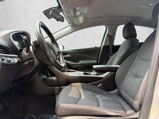 Used 2018 Chevrolet Volt LT w/ Comfort Package FWD image 12