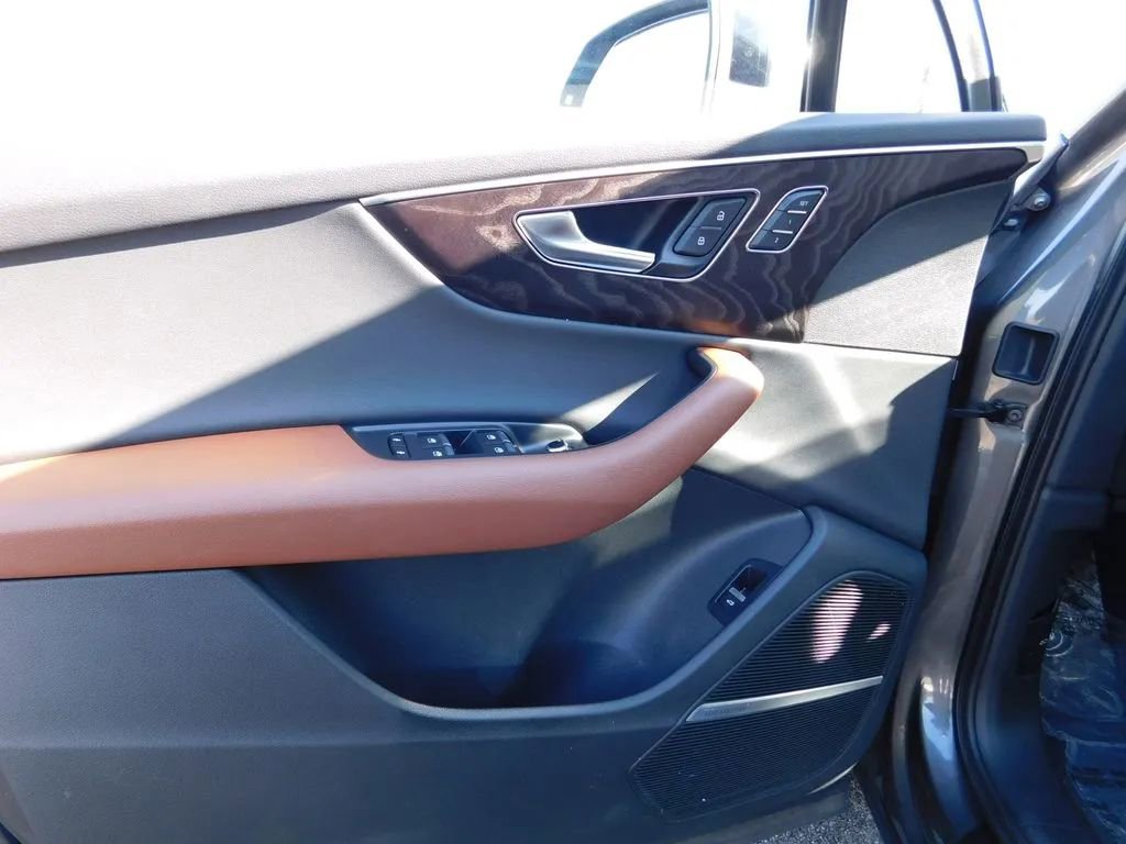 Used 2021 Audi Q7 3.0T Premium Plus w/ Premium Plus Package image 19