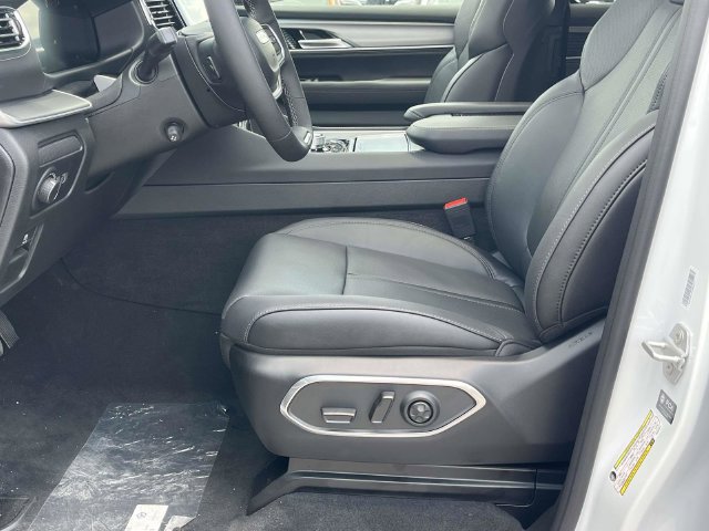 New 2026 Jeep Grand Wagoneer L Limited AWD/4WD image 10