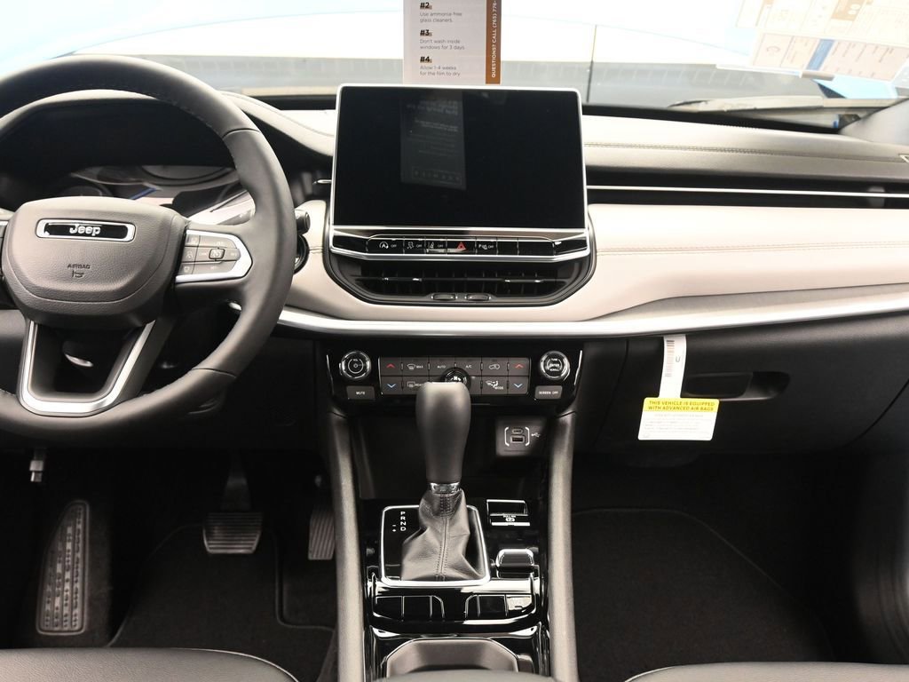 New 2025 Jeep Compass Limited image 25