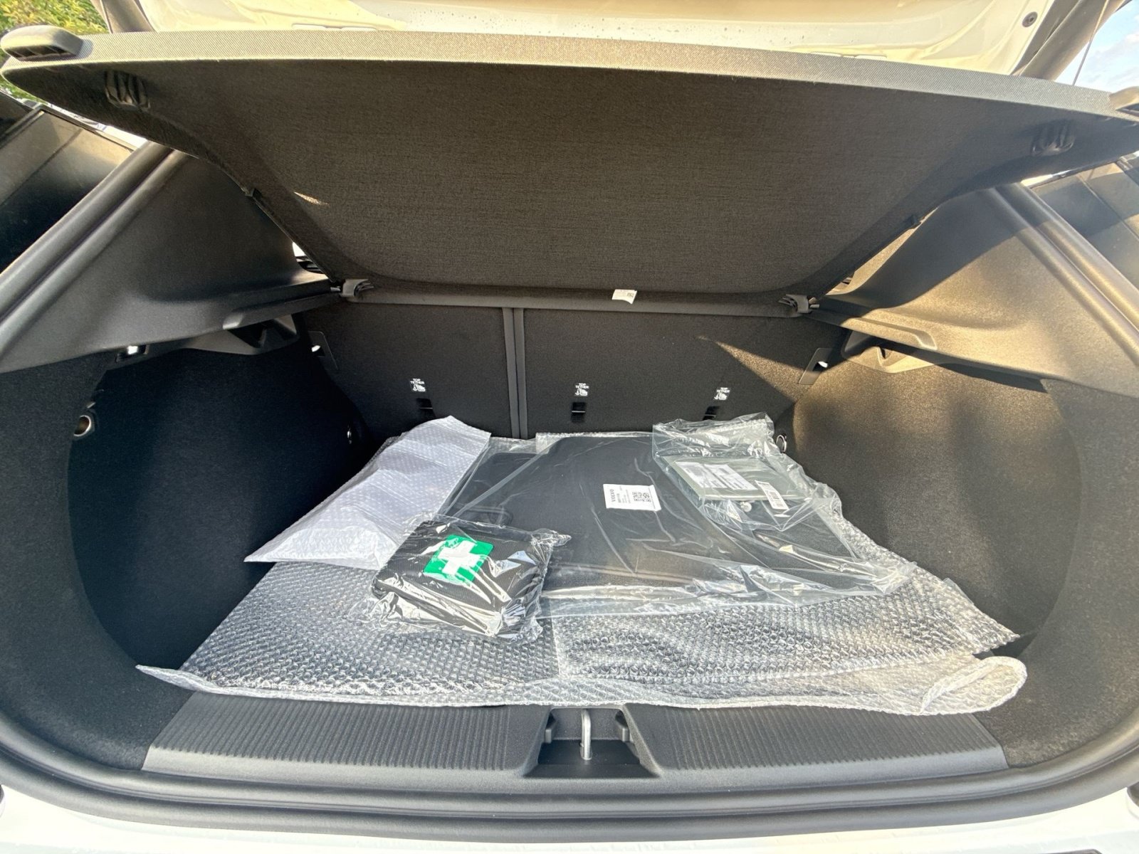 New 2026 Volvo EX30 Plus w/ Protection Package Premier RWD image 26