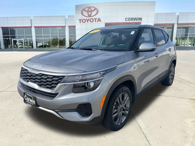 Used 2023 Kia Seltos LX AWD/4WD image 7