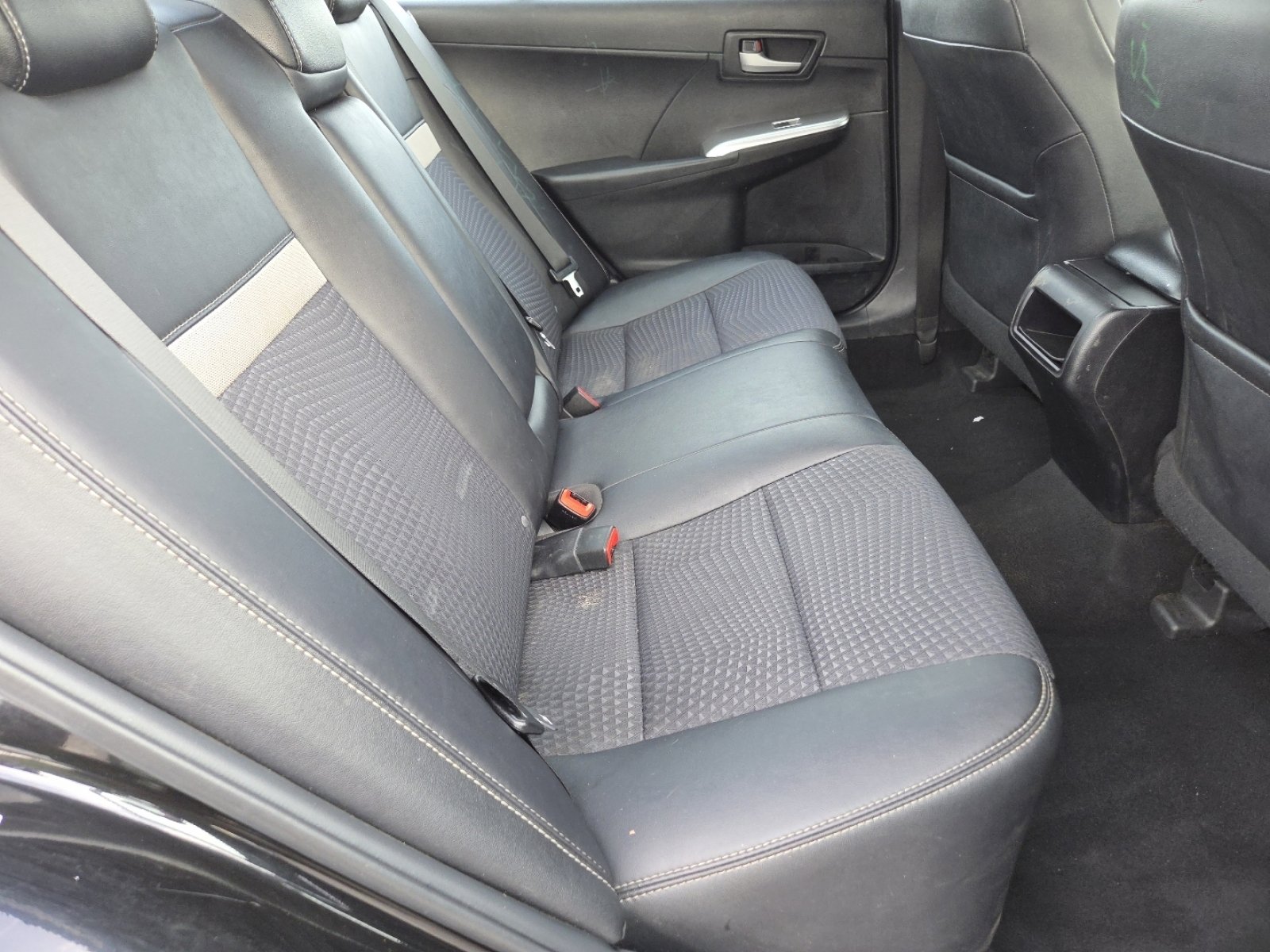 Used 2014 Toyota Camry SE image 17