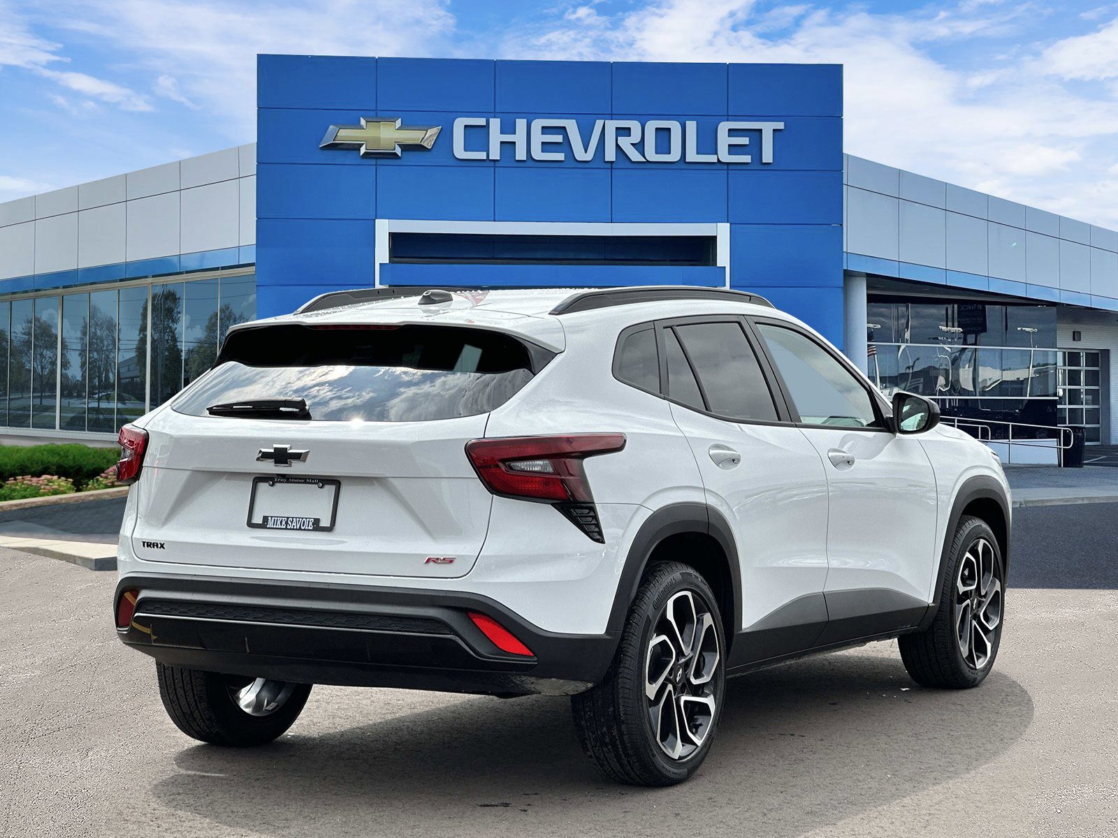 Certified 2024 Chevrolet Trax RS w/ Sunroof Package FWD image 4