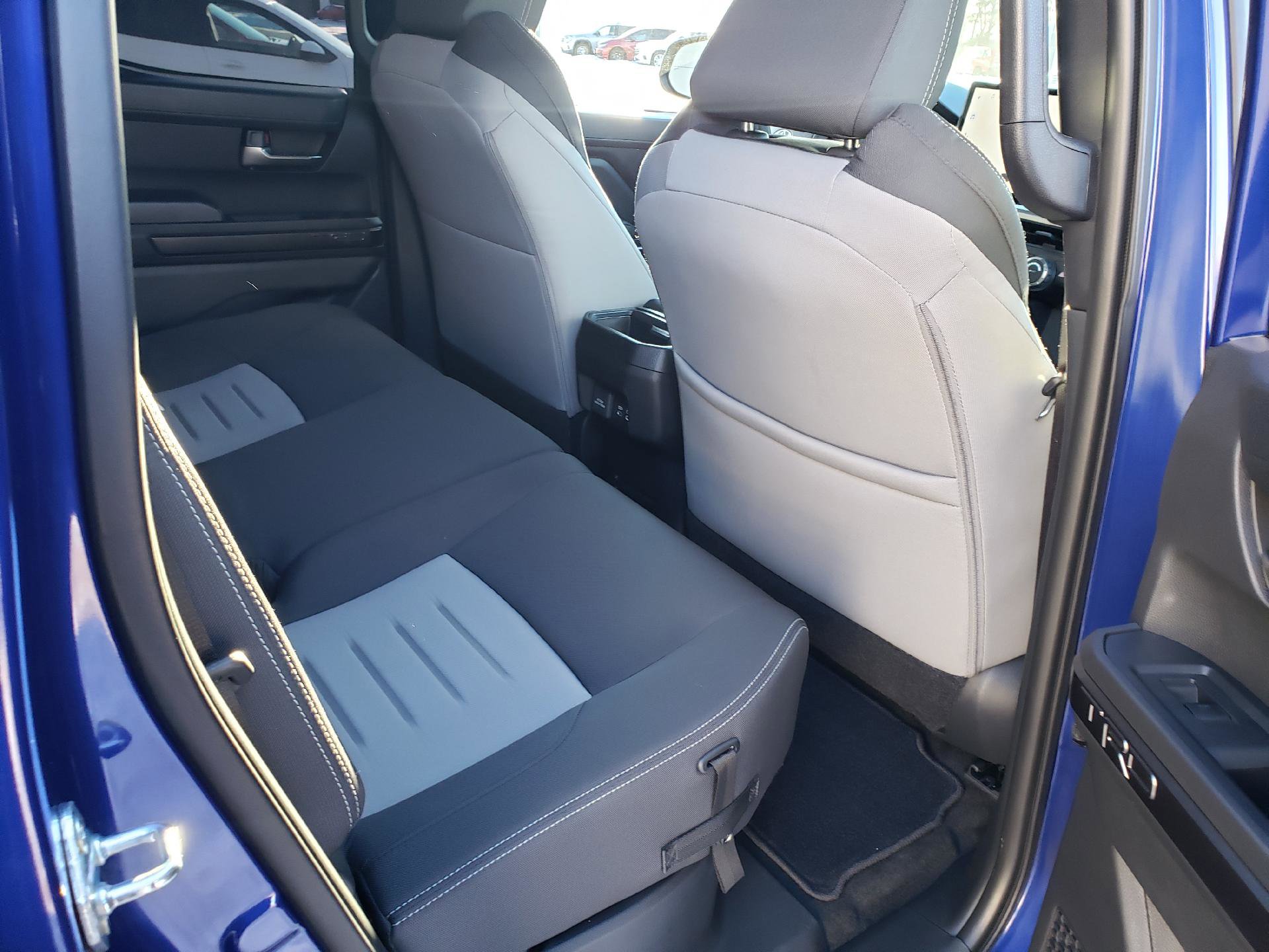 Used 2025 Toyota Tacoma TRD Sport w/ TRD Sport Upgrade Package image 11