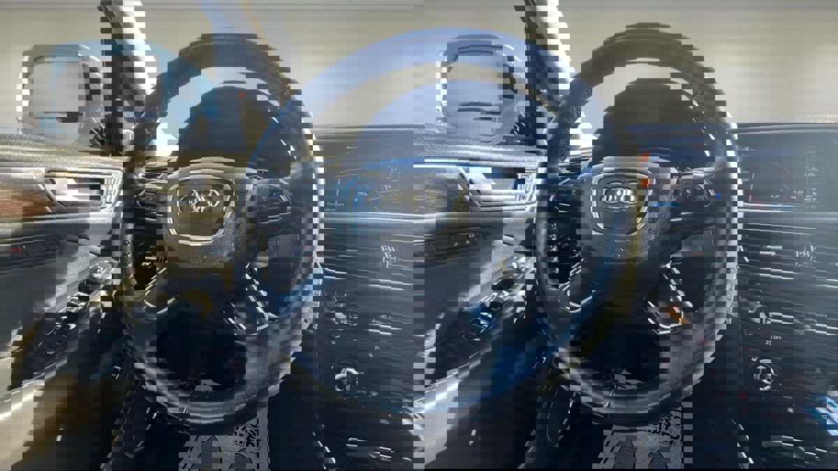 Used 2017 Audi Q5 2.0T Premium Plus w/ Technology Package image 11