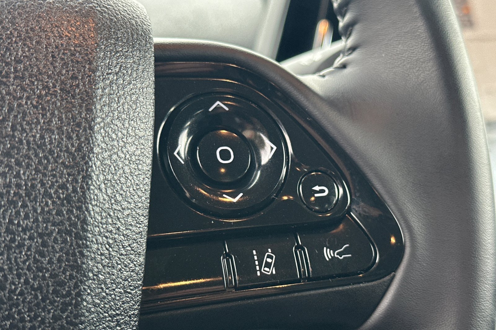 Certified 2022 Toyota Prius Prime XLE FWD image 39