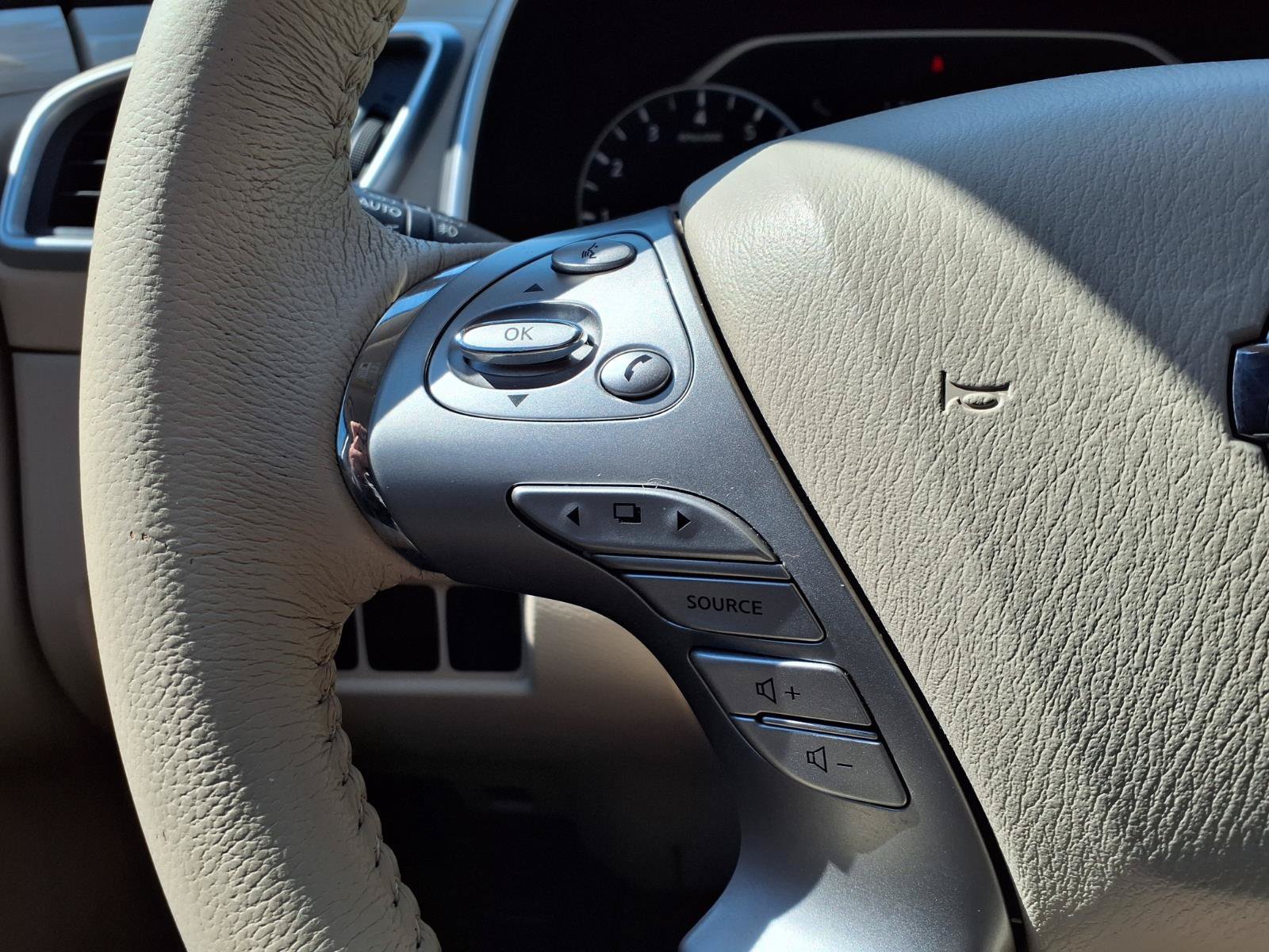 Used 2015 Nissan Murano SL FWD image 20