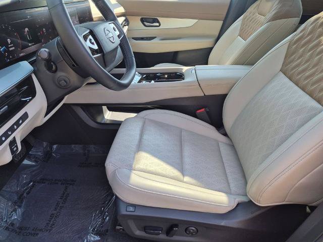 Certified 2025 Nissan Murano Platinum w/ Cargo Package AWD/4WD image 13