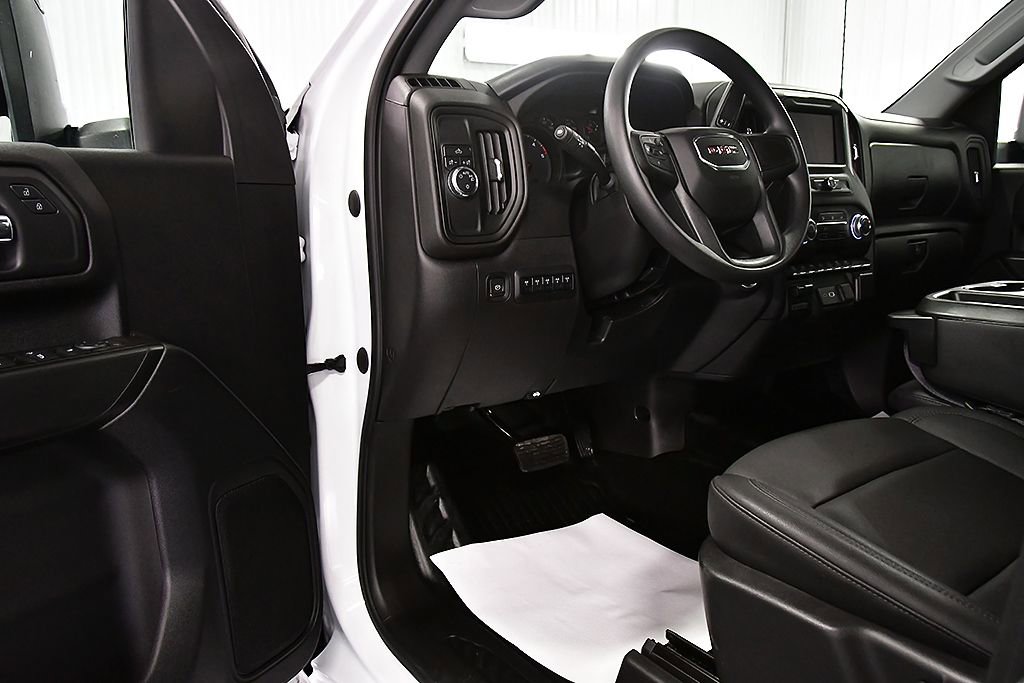 Used 2024 GMC Sierra 2500 Pro w/ Fleet Convenience Package image 16