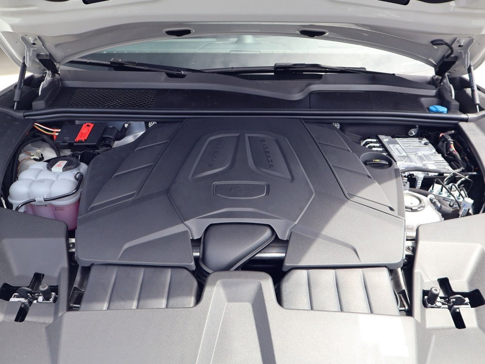 New 2026 Porsche Cayenne E-Hybrid AWD/4WD image 22
