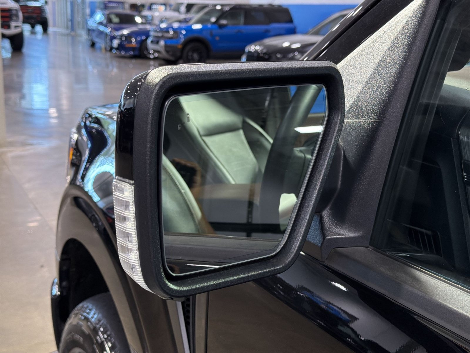 Used 2023 Ford F150 Lariat w/ Max Trailer Tow Package AWD/4WD image 15