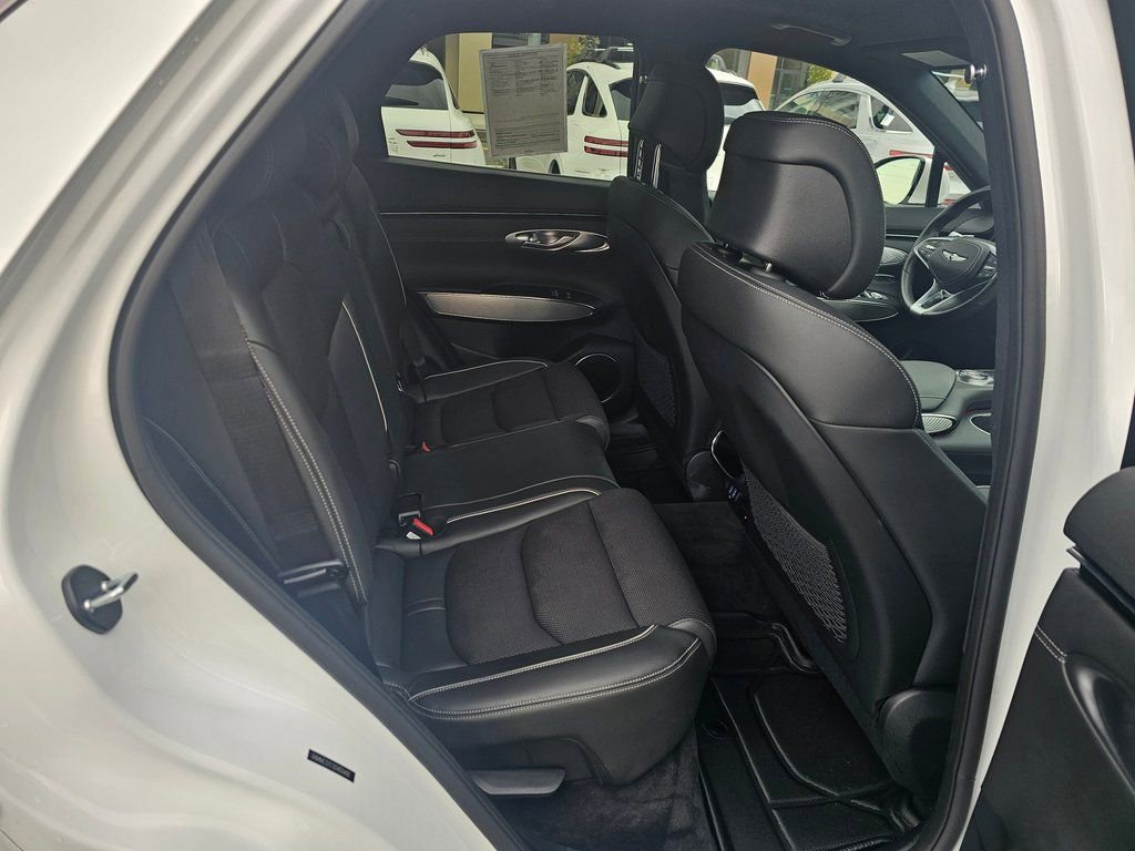 Certified 2025 Genesis GV70 3.5T Sport image 27