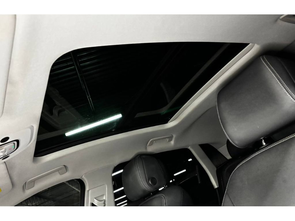 Used 2024 Audi Q8 e-tron Premium image 39
