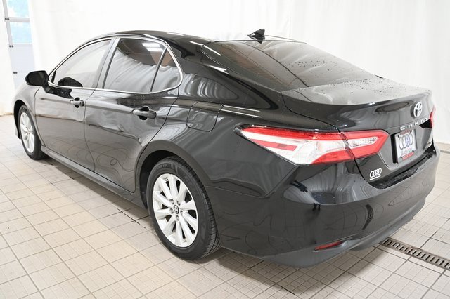 Used 2019 Toyota Camry LE image 10