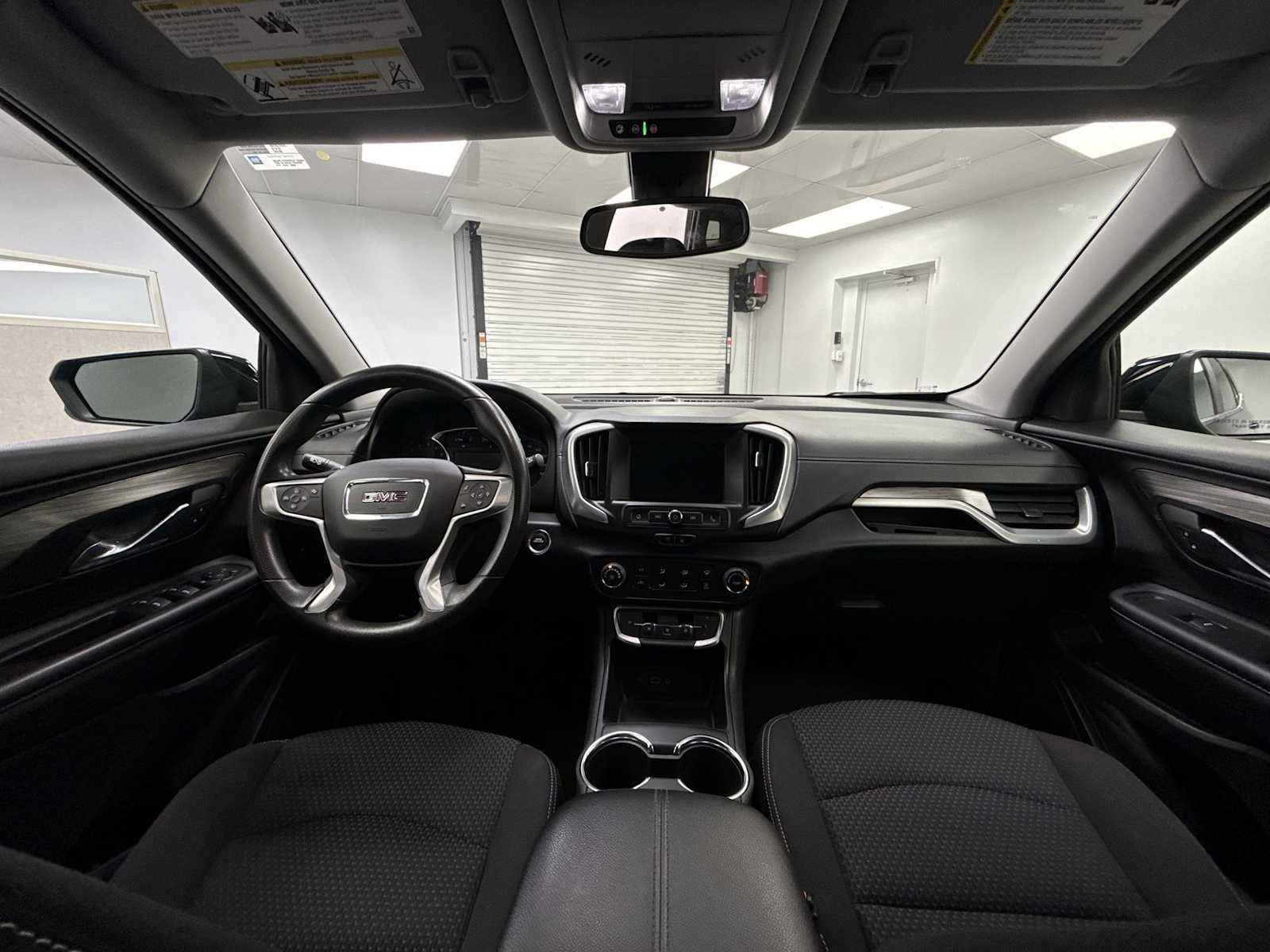 Used 2024 GMC Terrain SLE image 10