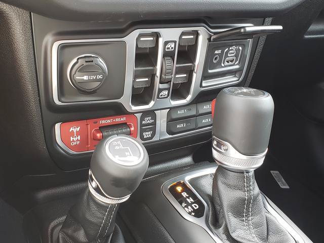 New 2026 Jeep Gladiator Rubicon w/ Whitecap Package AWD/4WD image 11