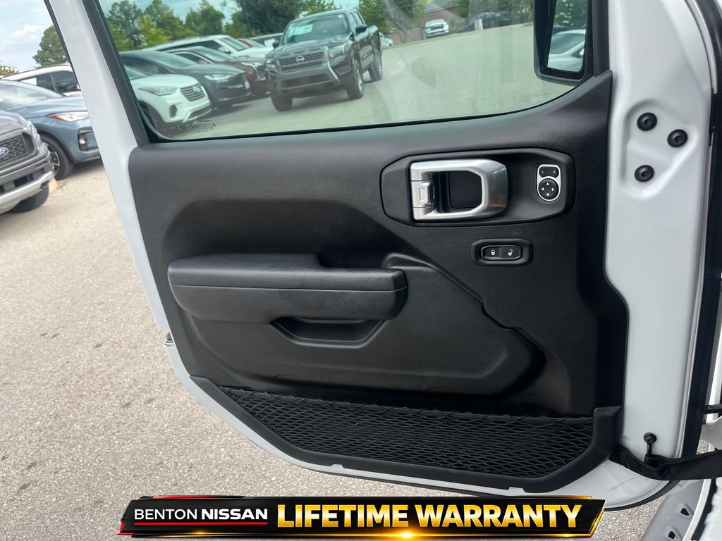 Used 2024 Jeep Wrangler Unlimited w/ Convenience Group AWD/4WD image 11