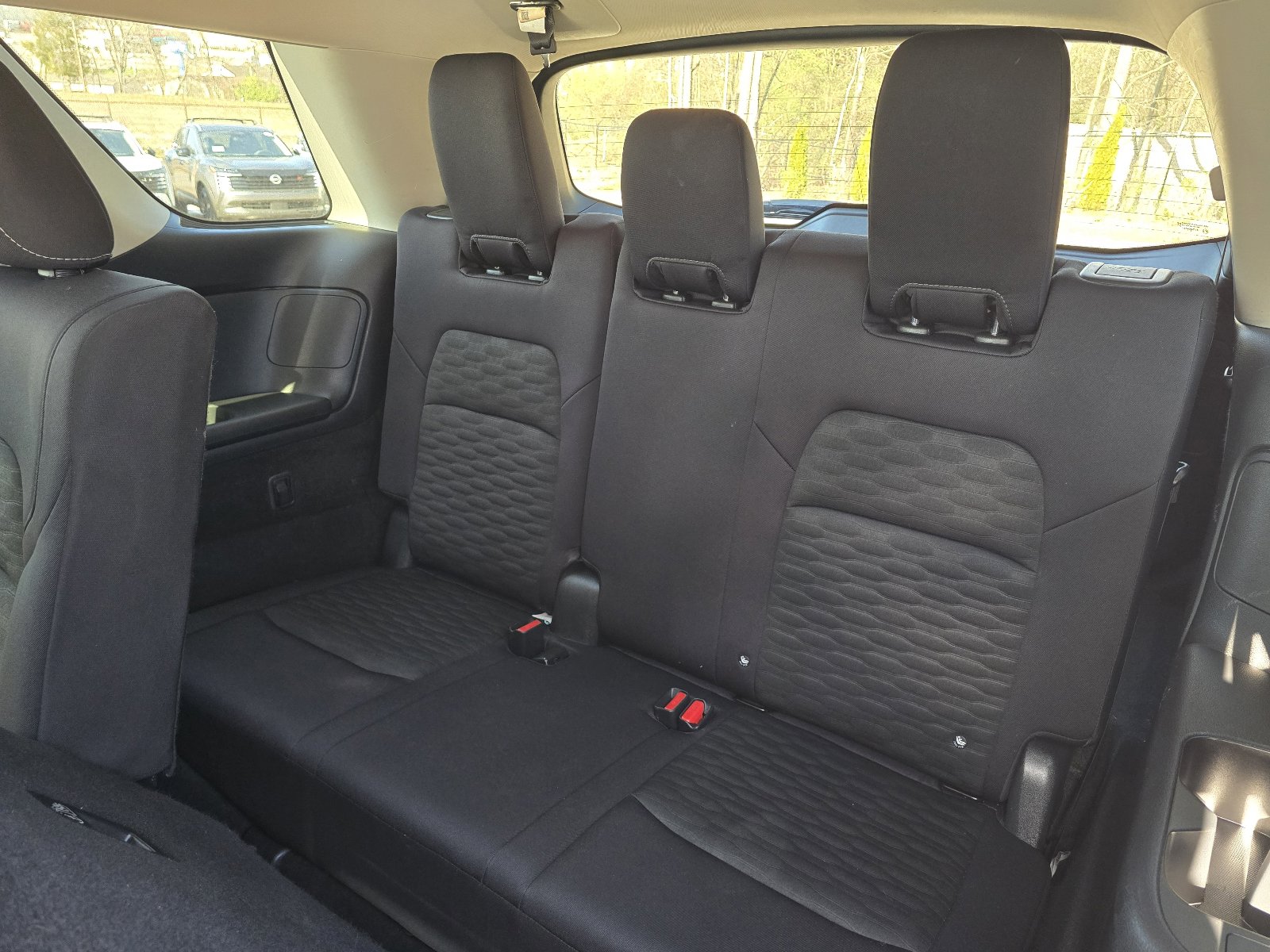 Used 2024 Nissan Pathfinder SV image 10