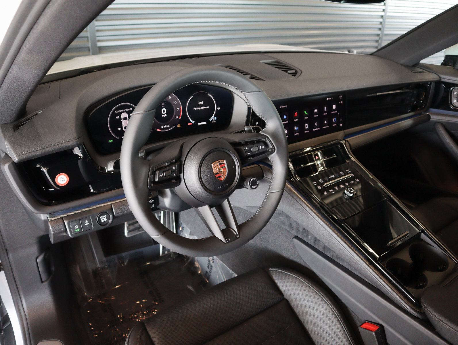 Used 2025 Porsche Panamera 4 image 4