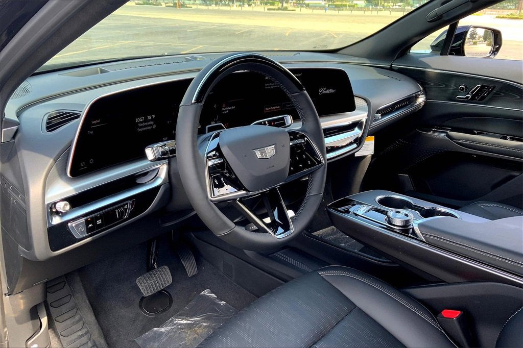 New 2026 Cadillac Lyriq Sport image 9