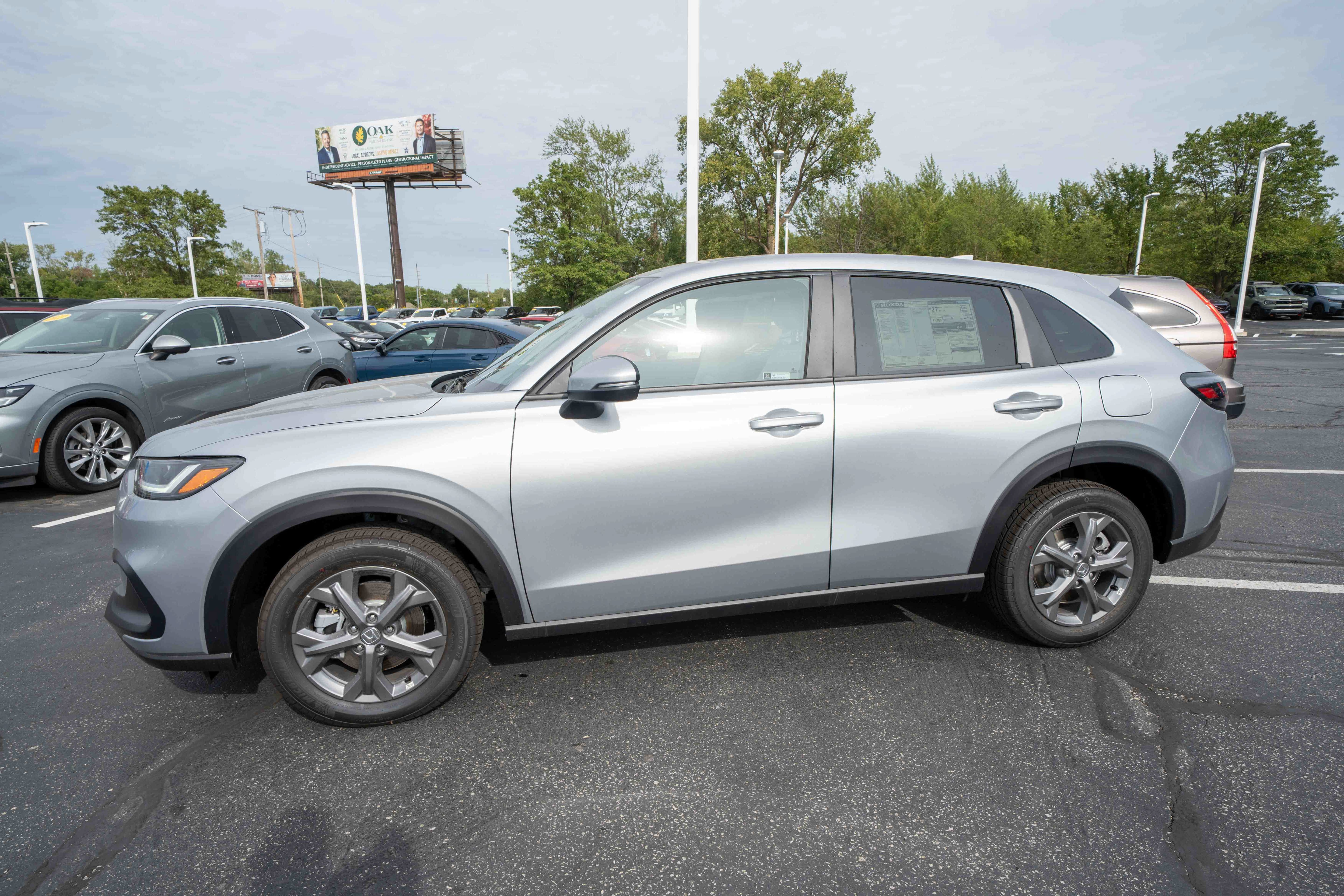 New 2027 Honda HR-V LX image 3